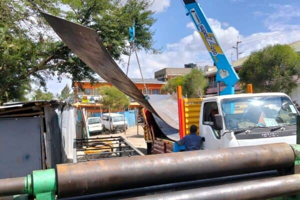 OFFLOADING OF HEAVY PLATES