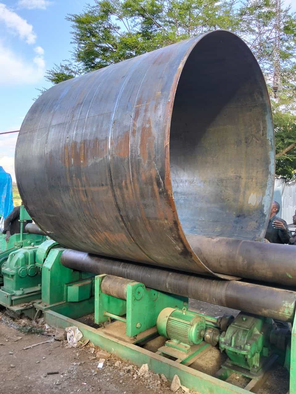 LPG GAS CYLINDER ROLLING